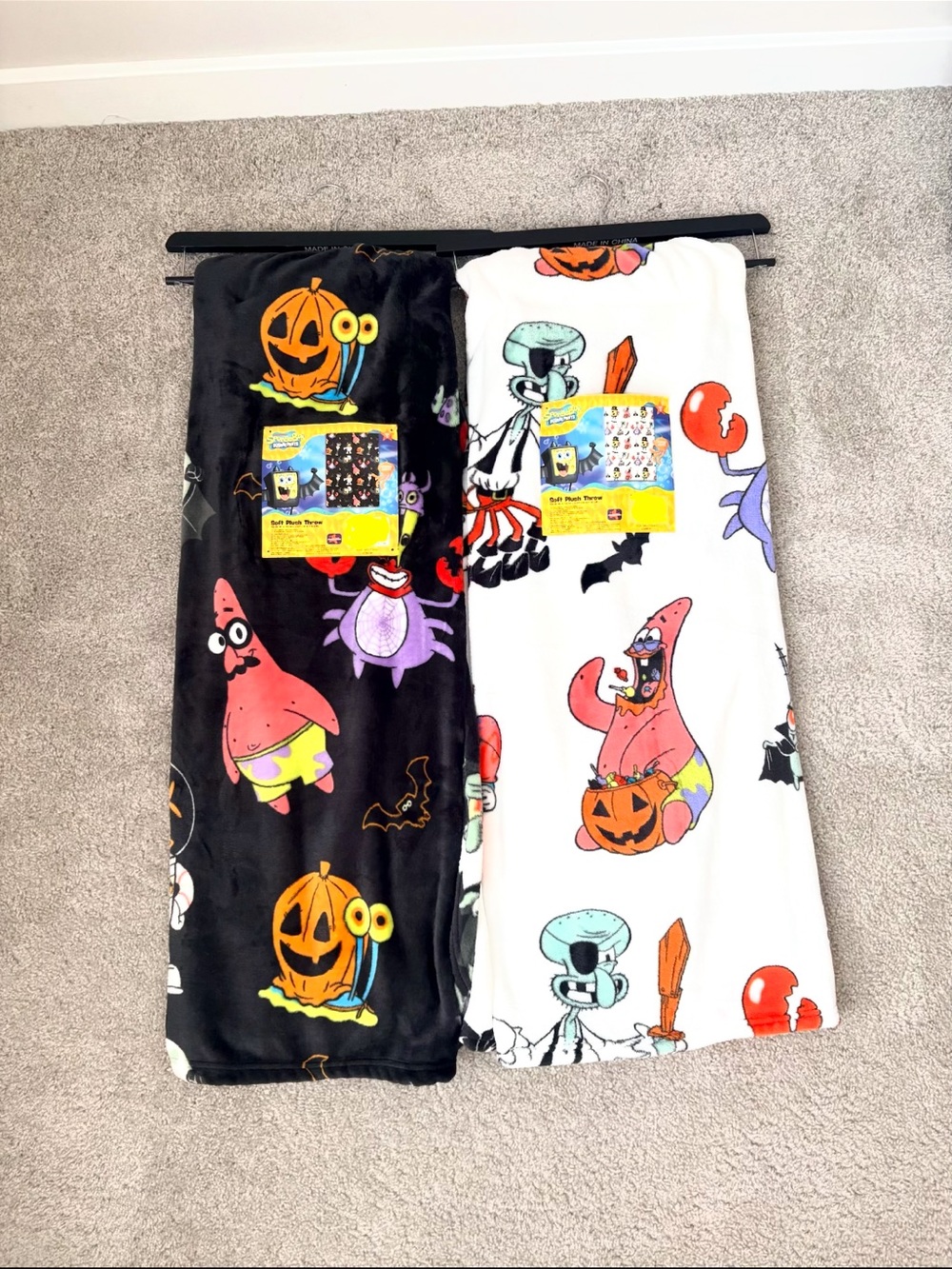 NWT 2 viral SpongeBob SquarePants
Halloween Throw
Blankets